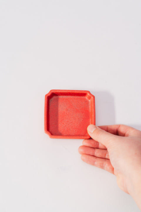 Mino Ware "Obanzai" Mini Plate Tsubaki Red