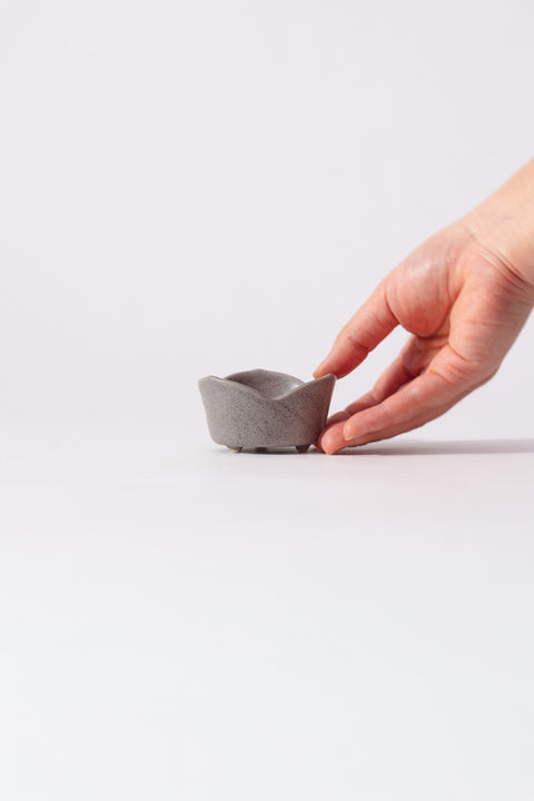 Mino Ware 3 Petal Flower Mini Bowl