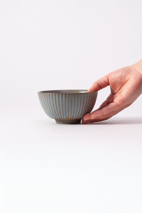 Mino Ware Black Soil Rice Bowl Tokusa Round