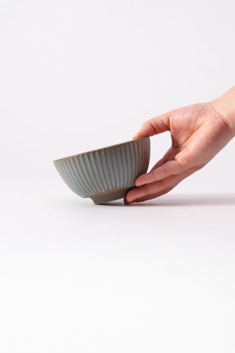 Mino Ware Black Soil Rice Bowl Tokusa Round