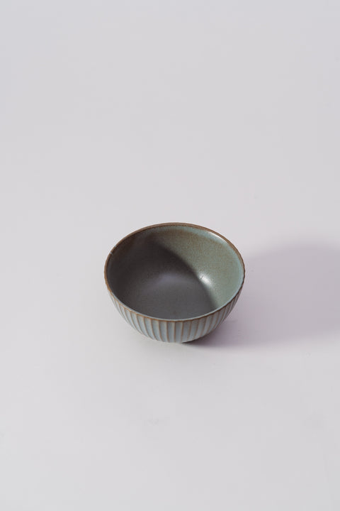 Mino Ware Black Soil Rice Bowl Tokusa Round