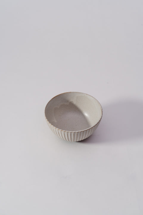 Mino Ware Black Soil Rice Bowl Tokusa Round