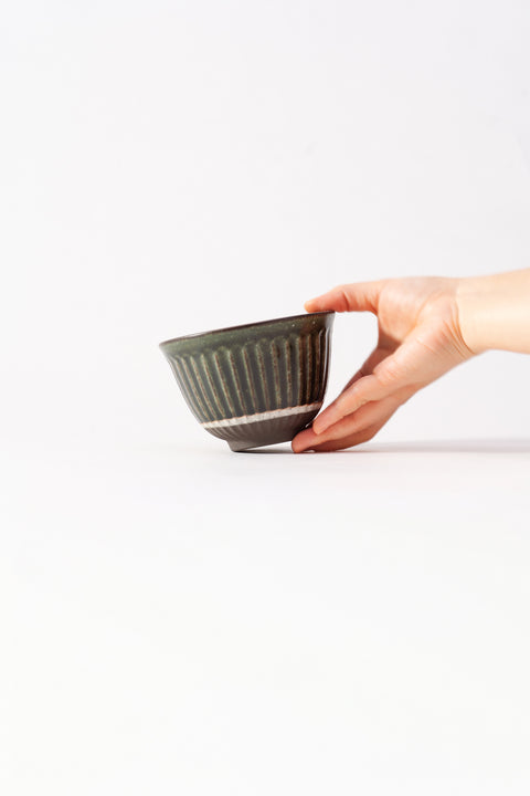 Mino Ware Black Soil Tokusa Rice Bowl