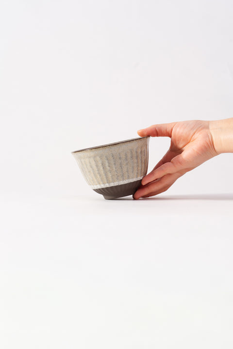 Mino Ware Black Soil Tokusa Rice Bowl